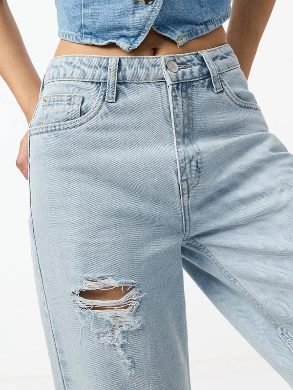 Distressed Denim: Polar Ice   Women Straight Denims