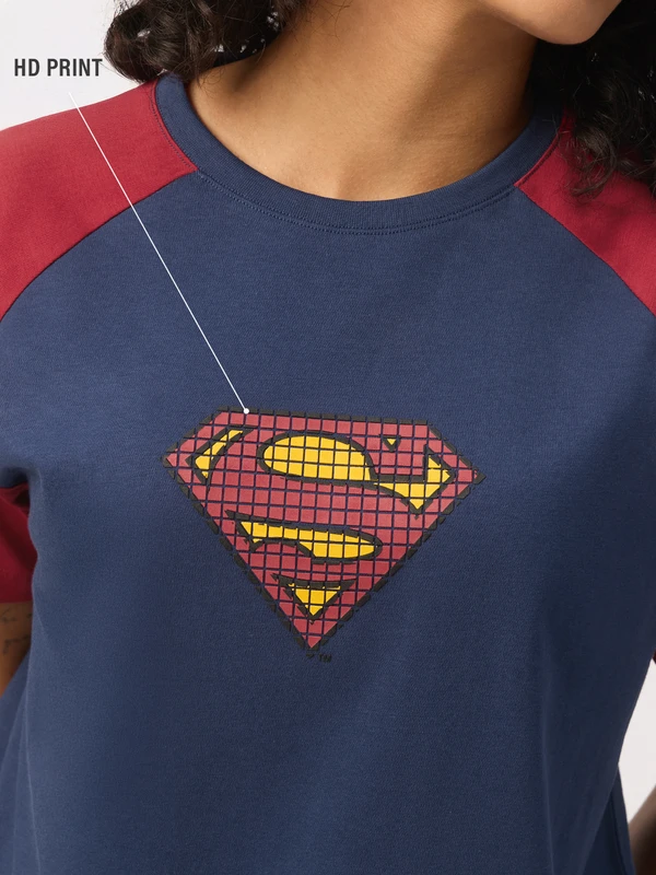 Superman: Retro Logo  Women Relaxed T-Shirts