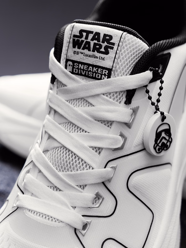 Star Wars: TK-421 Men Low Top Sneakers